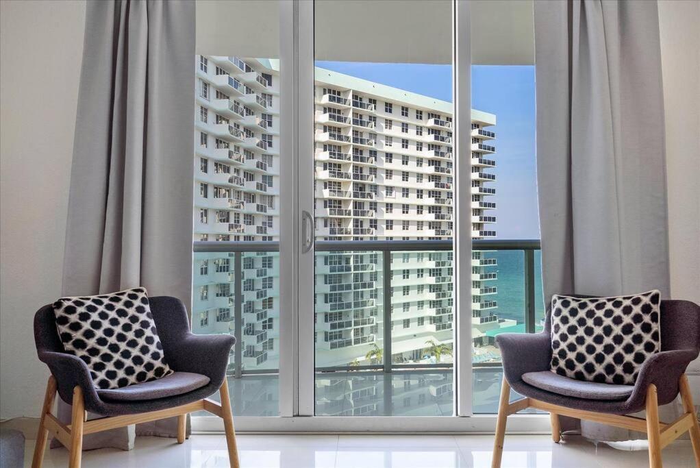 Beachfront 2 Bedroom At Tides Hollywood 8Th Floor Kültér fotó